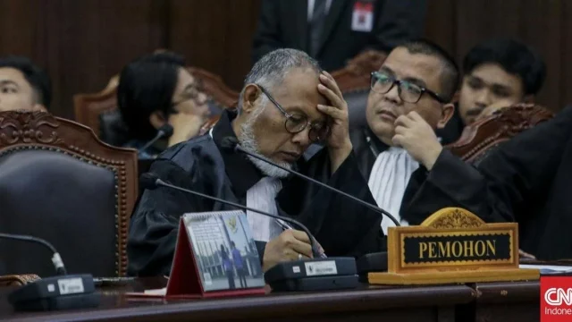Ahmad Doli Kurnia memberikan keterangan mengenai dugaan pasal selundupan di PKPU