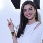 Aktris Raline Shah saat memberikan pernyataan terkait pengunduran dirinya dari jabatan Staf Khusus Menkomdigi