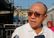 Bupati Banyumas Sadewo Tri Lastiono memberikan keterangan terkait dugaan penipuan perizinan