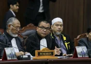 Denny Indrayana memberikan tanggapan terkait isu ijazah Gibran Rakabuming Raka.