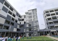 Gubernur DKI Jakarta Pramono Anung saat meninjau fasilitas gedung sekolah baru di Jakarta Timur