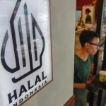 Ilustrasi sertifikasi halal dan penyesuaian aturan produk halal di Indonesia