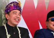 Joko Widodo menyampaikan ucapan selamat ulang tahun ke-75 kepada Presiden Prabowo Subianto