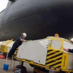 Kapal selam militer Prancis saat melakukan uji coba peluncuran rudal balistik berkemampuan nuklir M51.3 di Samudra Atlantik.