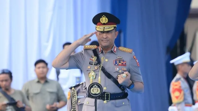Kapolri Jenderal Suyudi Ario Seto menyampaikan ucapan selamat peringatan HUT ke-81 TNI