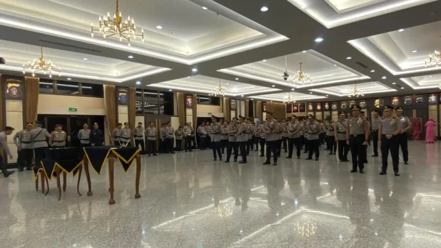 Kapolri memimpin pelantikan dan sertijab pejabat utama serta Kapolda di Mabes Polri