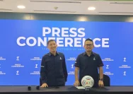 Kericuhan suporter di stadion saat laga Persita melawan Persija