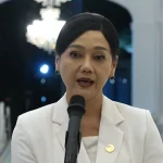 Ketua Dewan Komisioner OJK Friderica Widyasari Dewi memberikan keterangan pers terkait arahan Presiden Prabowo Subianto.