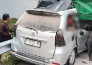 Kondisi evakuasi kecelakaan maut antara minibus Avanza dan truk Fuso di Jalan Tol Terpeka Lampung