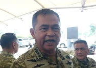 KSAD Jenderal TNI Maruli Simanjuntak memberikan keterangan terkait kasus penyalahgunaan rumah dinas TNI AD.