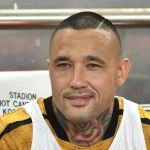 Mantan gelandang tim nasional Belgia Radja Nainggolan saat berada di lapangan hijau