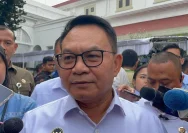 Menko Polkam Dudung Abdurachman saat memberikan keterangan pers mengenai taklimat Presiden Prabowo Subianto kepada pimpinan