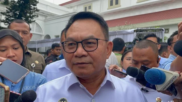 Menko Polkam Dudung Abdurachman saat memberikan keterangan pers mengenai taklimat Presiden Prabowo Subianto kepada pimpinan