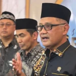 Menteri Haji dan Umrah Mochamad Irfan Yusuf saat memberikan keterangan pers terkait polemik tenaga ahli.