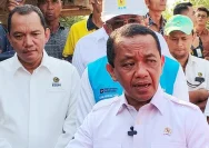 Menteri Koordinator Bidang Hilirisasi dan Transisi Energi Bahlil Lahadalia menyampaikan keterangan terkait rencana