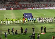 Para pemain Borneo FC merayakan gol kemenangan atas Tainan City dalam laga AFC Challenge League di Stadion Segiri.