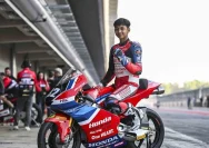 Pebalap Indonesia Kiandra Ramadhipa saat beraksi di lintasan balap Moto3 Junior