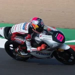 Pebalap Moto3 beraksi dalam sesi FP1 di Sirkuit Internasional Pertamina Mandalika