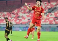 Pelatih Persija Jakarta Shin Tae Yong saat memberikan keterangan pers jelang laga melawan Arema FC.