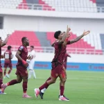Pemain Java United merayakan kemenangan atas Borneo FC Samarinda di Stadion Jatidiri