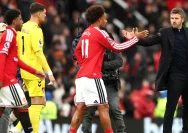 Pemain Manchester United tampak kecewa di lapangan