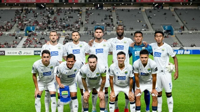 Pemain Persib Bandung bersiap menghadapi laga kontra Port FC di ASEAN Club Championship 2026-2027