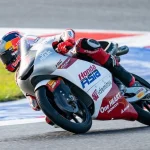 Pembalap Moto3 saat berkompetisi di Sirkuit Mandalika