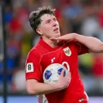 Penyerang Timnas Indonesia Ole Romeny saat mengikuti sesi latihan tim