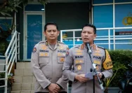 Personel kepolisian bersiaga di kawasan Bundaran HI Jakarta