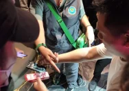 Petugas Bareskrim Polri dan BNN RI melakukan penggerebekan di sebuah kelab malam di kawasan PIK 2 Tangerang.