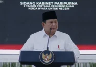 Presiden Prabowo Subianto memimpin sidang kabinet di kompleks Istana Kepresidenan Jakarta