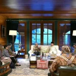 Presiden Prabowo Subianto menyambut Sekretaris Jenderal PBB Antonio Guterres di kediaman Hambalang