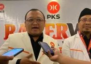 Sekretaris Jenderal PKS Muhammad Kholid saat memberikan keterangan kepada media.