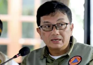 Sekretaris Utama BNPB Rustian saat menjalankan tugas kedinasan