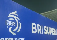 Selebrasi pemain Persebaya Surabaya setelah mencetak gol ke gawang Isenmulang Kalteng FC