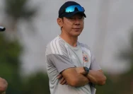 Shin Tae-yong saat memberikan keterangan pers terkait performa pemain tim nasional