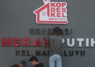Suasana konferensi pers di Kementerian Koperasi mengenai penataan manajer Koperasi Desa Merah Putih