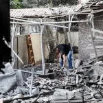 Suasana pasca serangan udara di kawasan pemukiman Gaza
