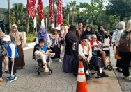 Suasana warga saat mengunjungi Balai Kota Jakarta dalam program Namu Balai Kota